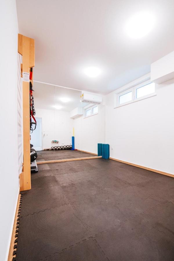 Rock Apartment