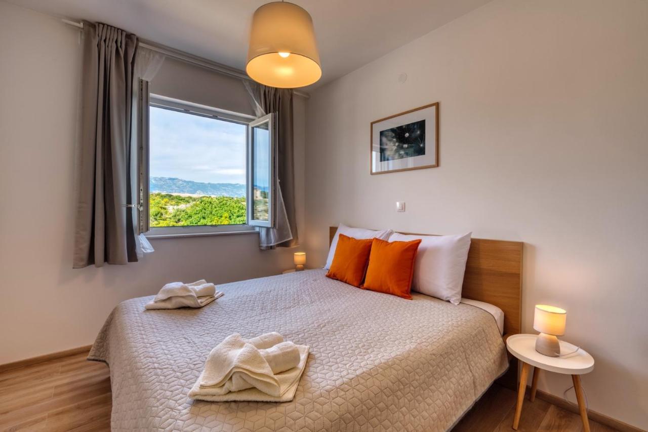 Rock Apartment *