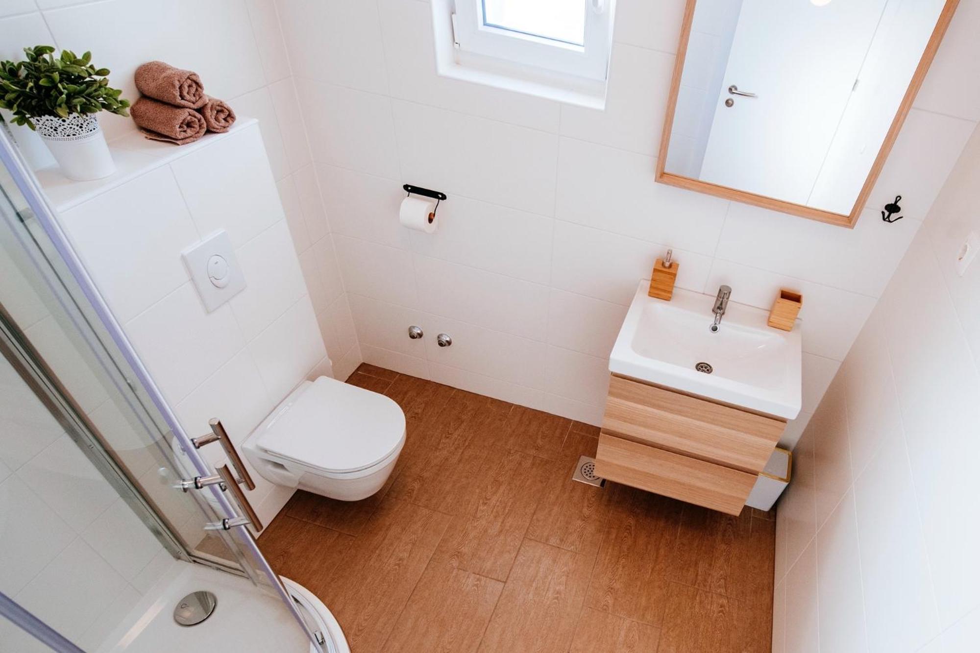 Rock Apartment *